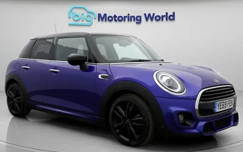 Begagnad Mini Cooper Hatch 136 HK (100 kW) 2019 Halvkombi