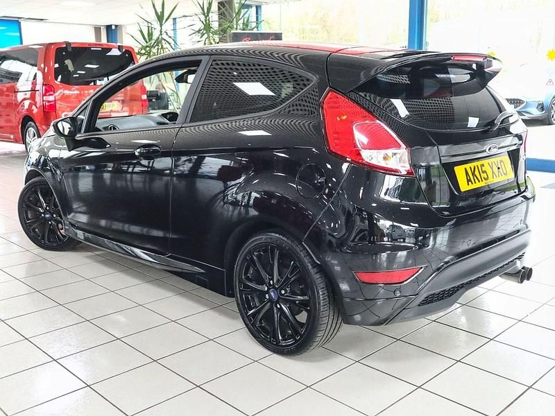 Used Ford Fiesta Zetec 140 HP (102 kW) 2015 Black Hatchback