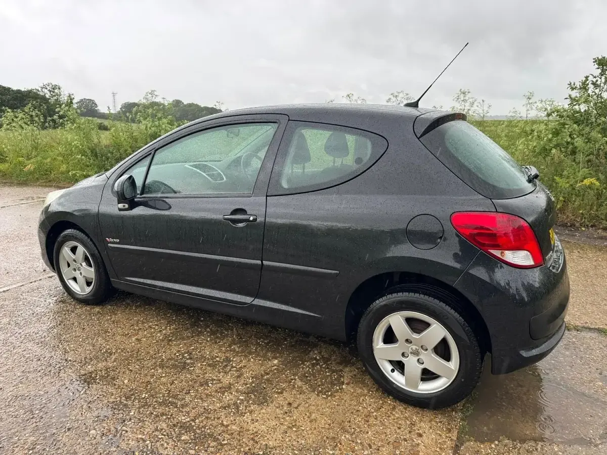 Used Peugeot 207 2010 Black Hatchback