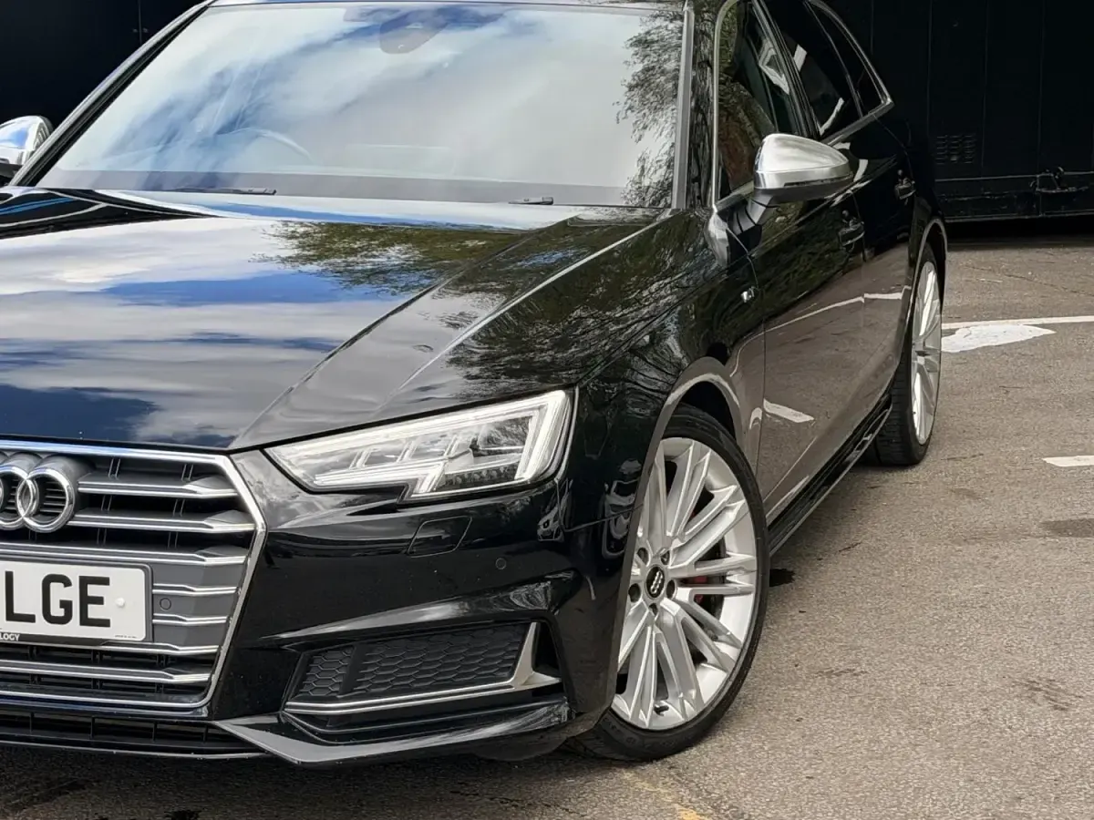 Usado Audi S4 Advanced 354 HP (260 kW) 2018 Preto Carrinha