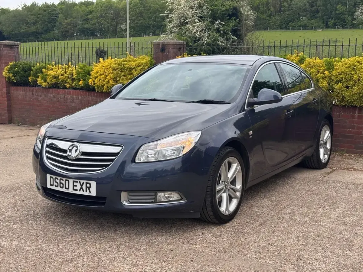 Używany Vauxhall Insignia SRi 2010 Niebieski Hatchback
