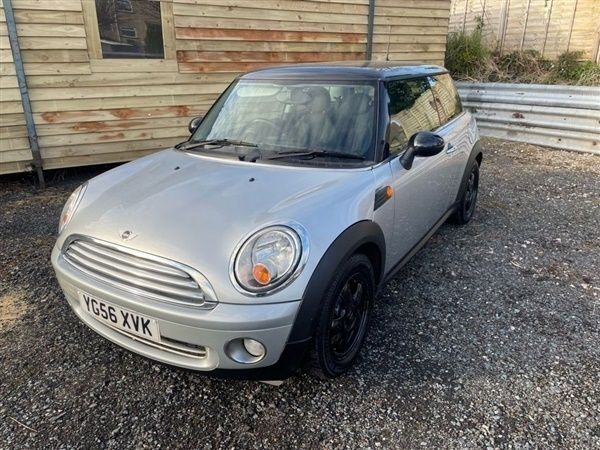 Silver Used 2006 Mini Cooper Hatch Hatchback | £2,695 (Expensive) - Image 1/1