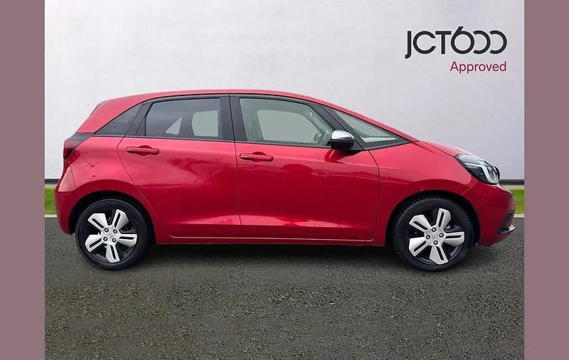 Used Honda Jazz Hybrid 107 HP (78 kW) 2022 Red Hatchback