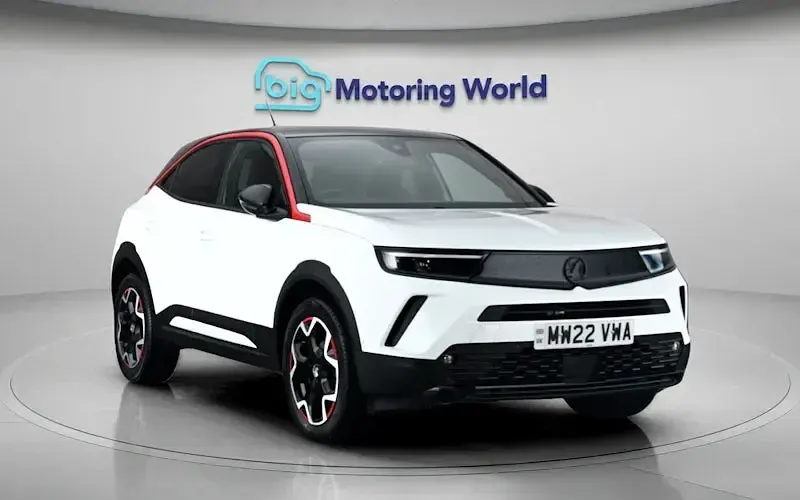 Used Vauxhall Mokka SRi 131 HP (96 kW) 2022 White SUV