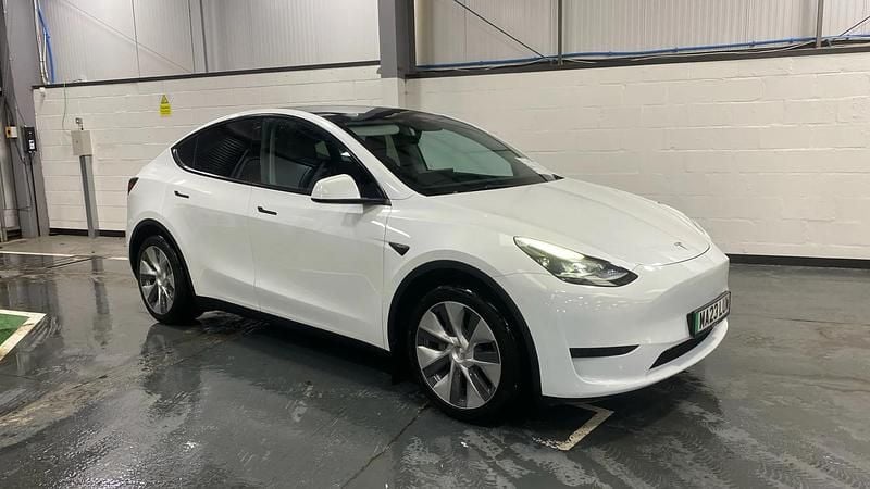 White Used 2023 Tesla Model Y RWD SUV | £29,998 - Image 1/3