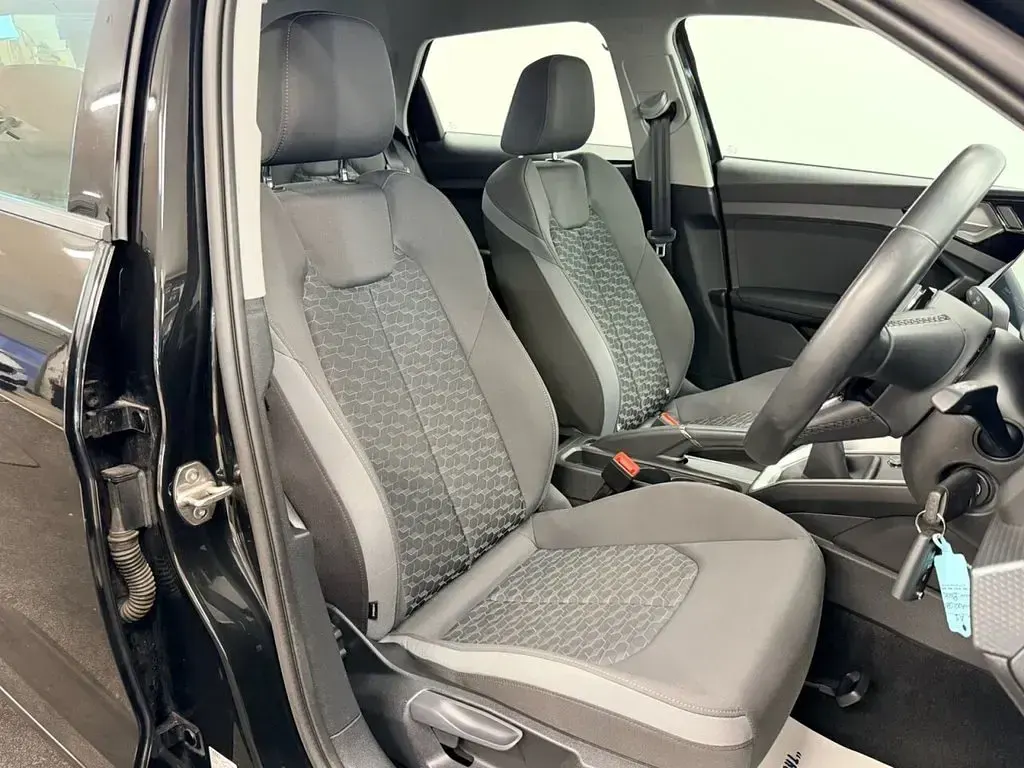 Usado Audi A1 Sportback Sport 110 HP (80 kW) 2021 Preto Citadino