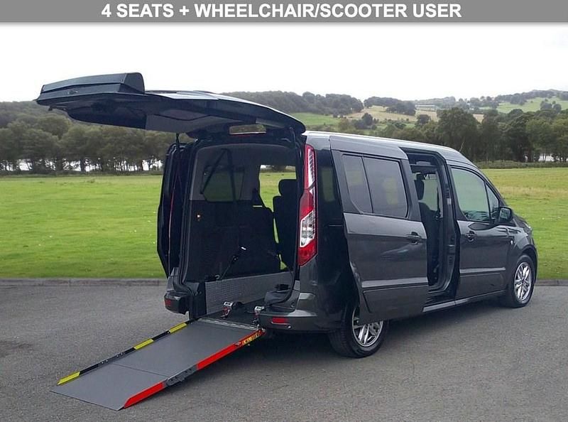 Grey Used 2019 Ford Grand Tourneo Connect Titanium MPV | £11,999 (Good price) - Image 1/4