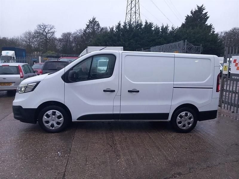Used Renault Trafic Business 2022 White MPV