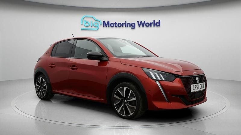 Used 2021 Peugeot e-208 Premium Hatchback | £12,700 (Fair price) - Image 1/4