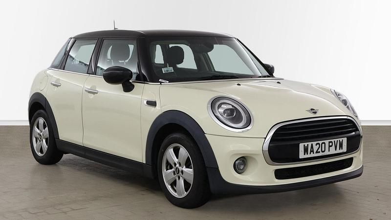 Used Mini Cooper Classic 134 HP (98 kW) 2020 White Hatchback