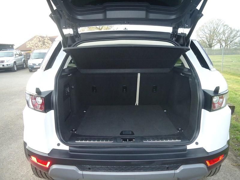 Used Land Rover Range Rover evoque Prestige 2012 White SUV