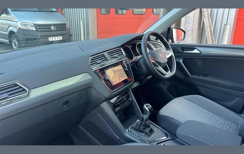 Used VW Tiguan Life 147 HP (108 kW) 2022 Grey SUV