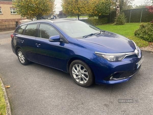 Blue Used 2015 Toyota Auris Business Edition Estate | £5,250 - Image 1/4