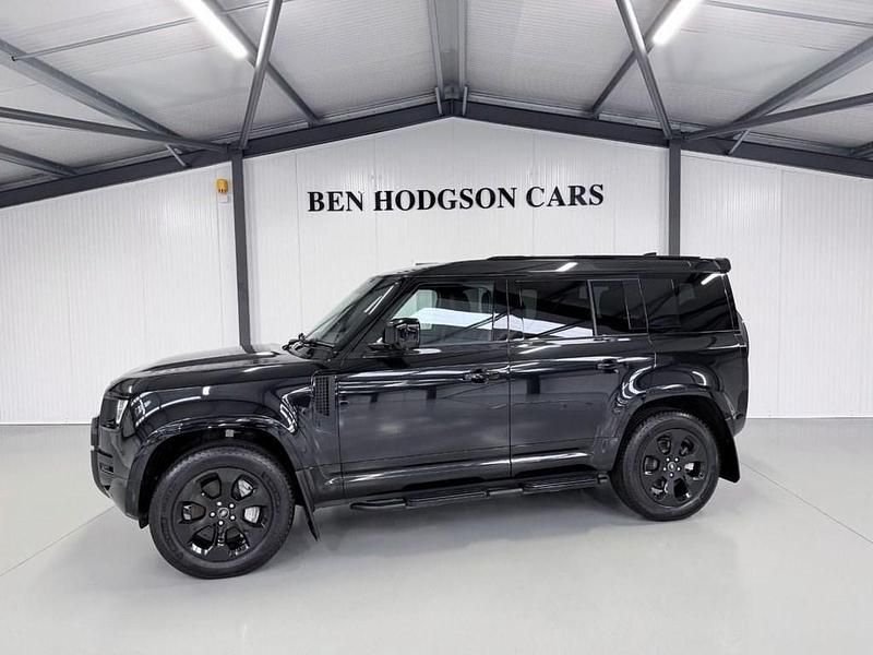 Used Land Rover Defender SE Dynamic 350 HP (257 kW) 2025 Black SUV