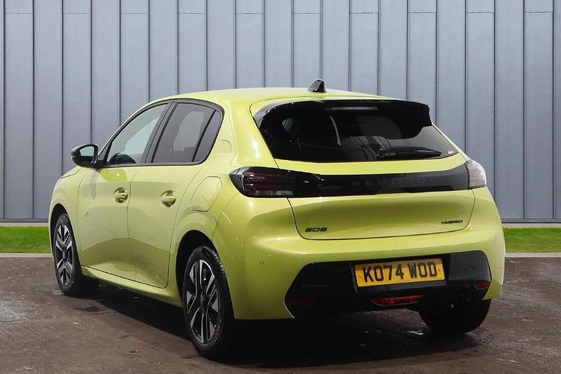 Used Peugeot 208 Allure 99 HP (72 kW) 2025 Yellow Hatchback