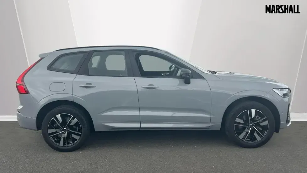 Nuevo Volvo XC60 Plus 250 CV (183 kW) 2026 Gris SUV