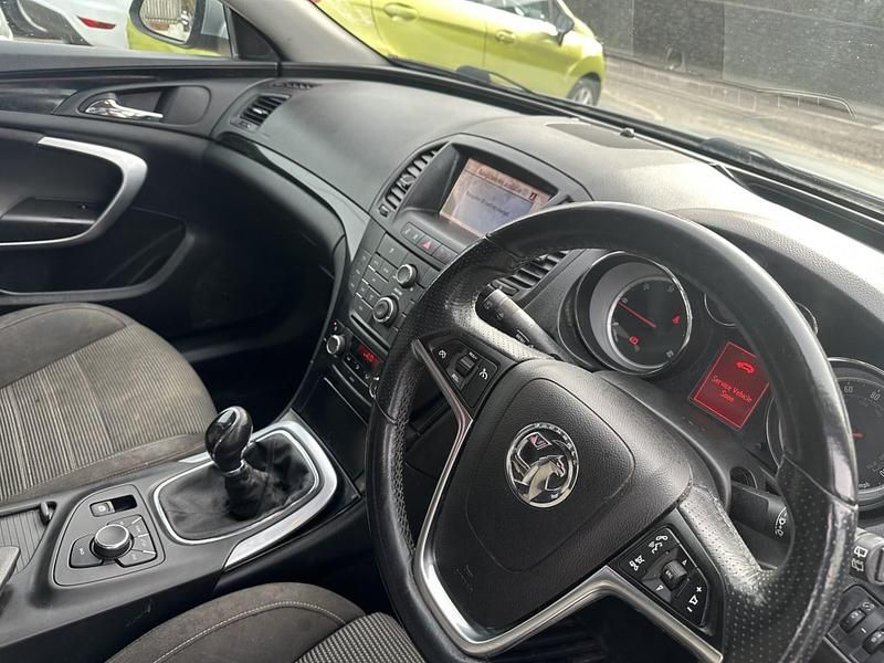 Used Vauxhall Insignia SRi 160 HP (117 kW) 2013 Silver Hatchback