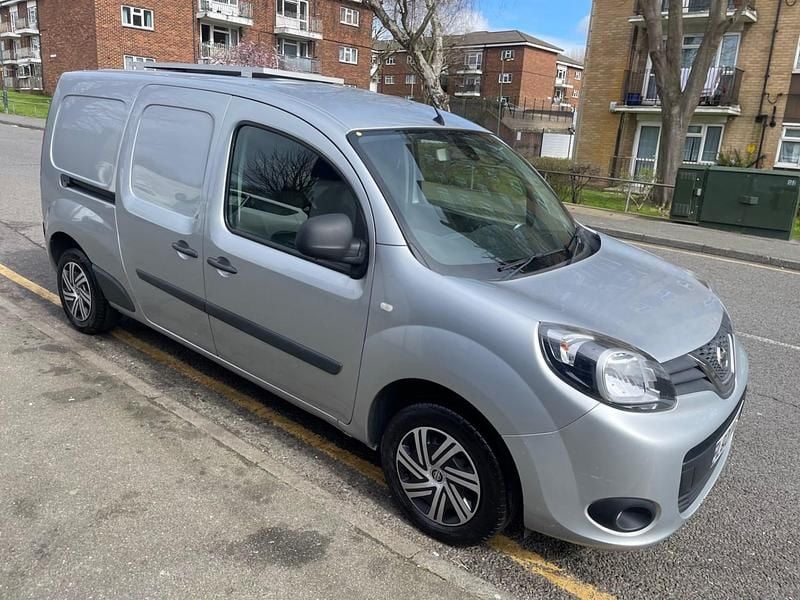 Used Nissan NV250 Tekna 95 HP (69 kW) 2021 Grey Van