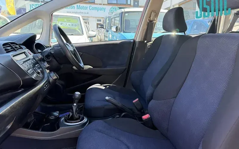 Used Honda Jazz S 90 HP (66 kW) 2015 Hatchback