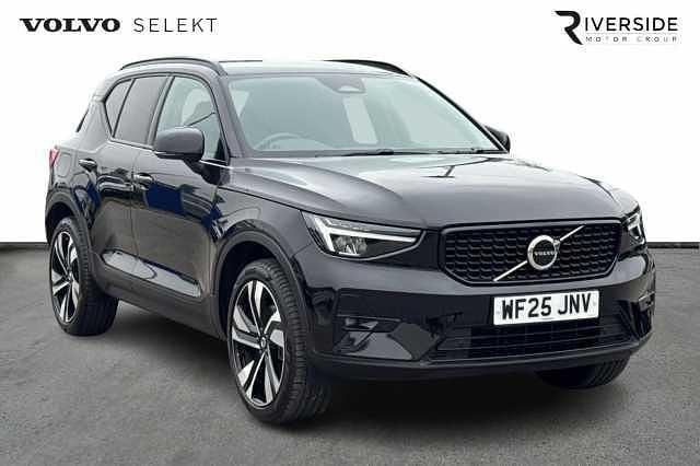Onyx black Used 2025 Volvo XC40 Plus SUV | £32,497 (Fair price) - Image 1/4