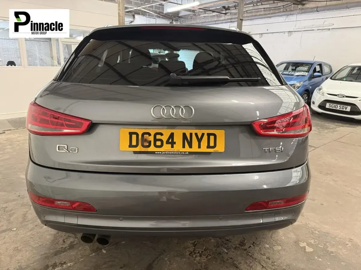Usado Audi Q3 150 HP (110 kW) 2014 Cinzento SUV
