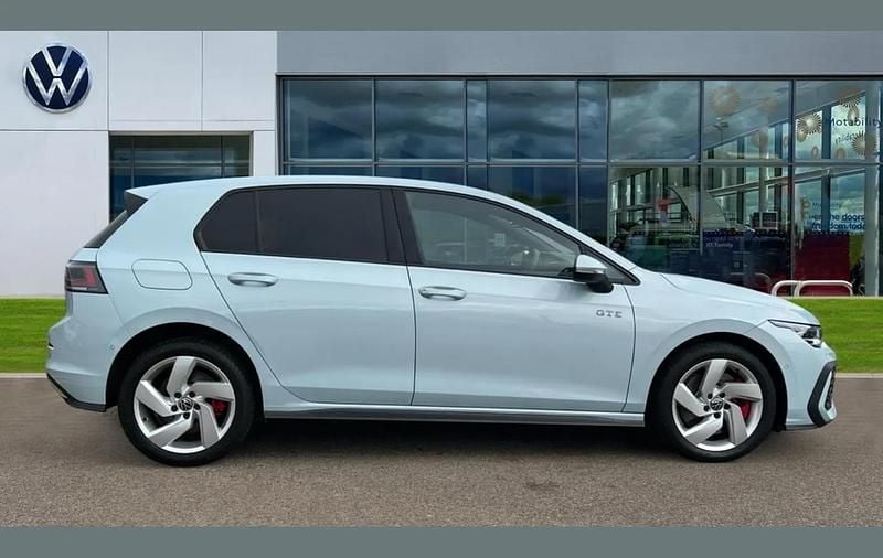 Used VW Golf VIII GTE 267 HP (196 kW) 2025 Blue Hatchback