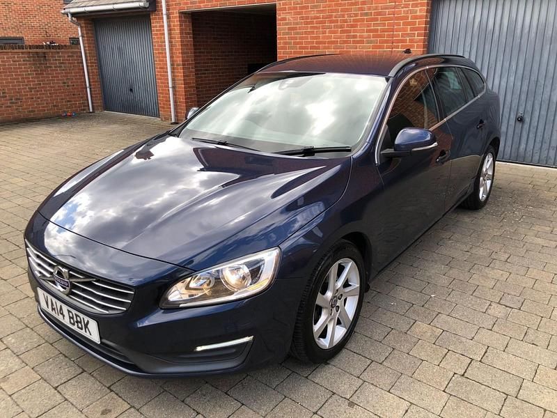 Usado Volvo V60 SE 181 CV (133 kW) 2014 Azul Familiar