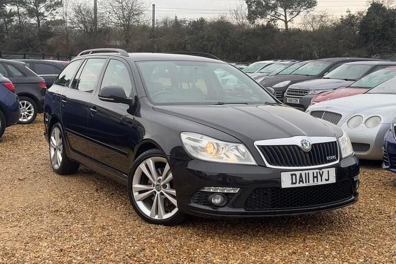 Black Used 2011 Skoda Octavia vRS Estate | £4,279 (Good price) - Image 1/1