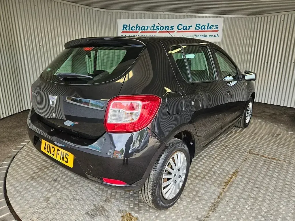 Used Dacia Sandero Lauréate 90 HP (66 kW) 2013 Black Hatchback