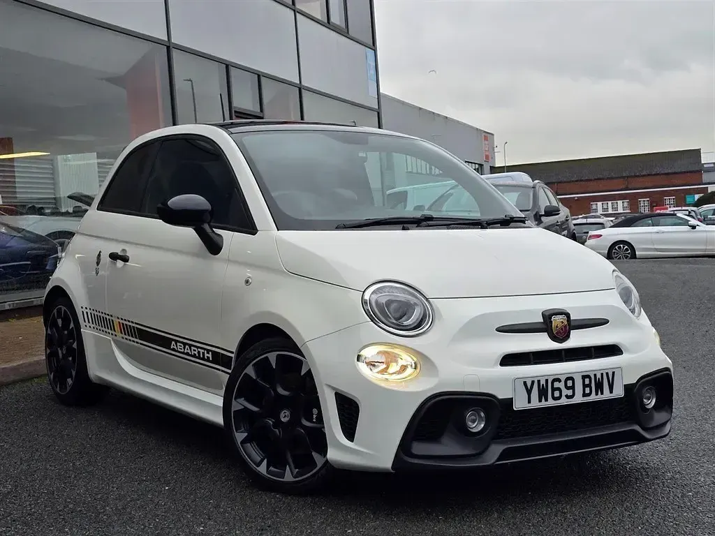 Usado Abarth 595 Competizione 180 HP (132 kW) 2020 Branco Citadino