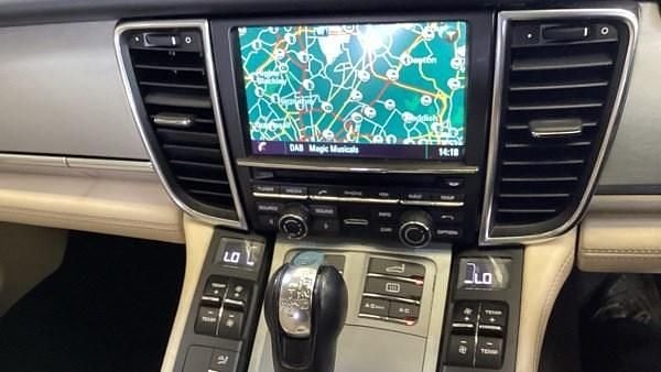 Used Porsche Panamera 300 HP (220 kW) 2015 Black Hatchback