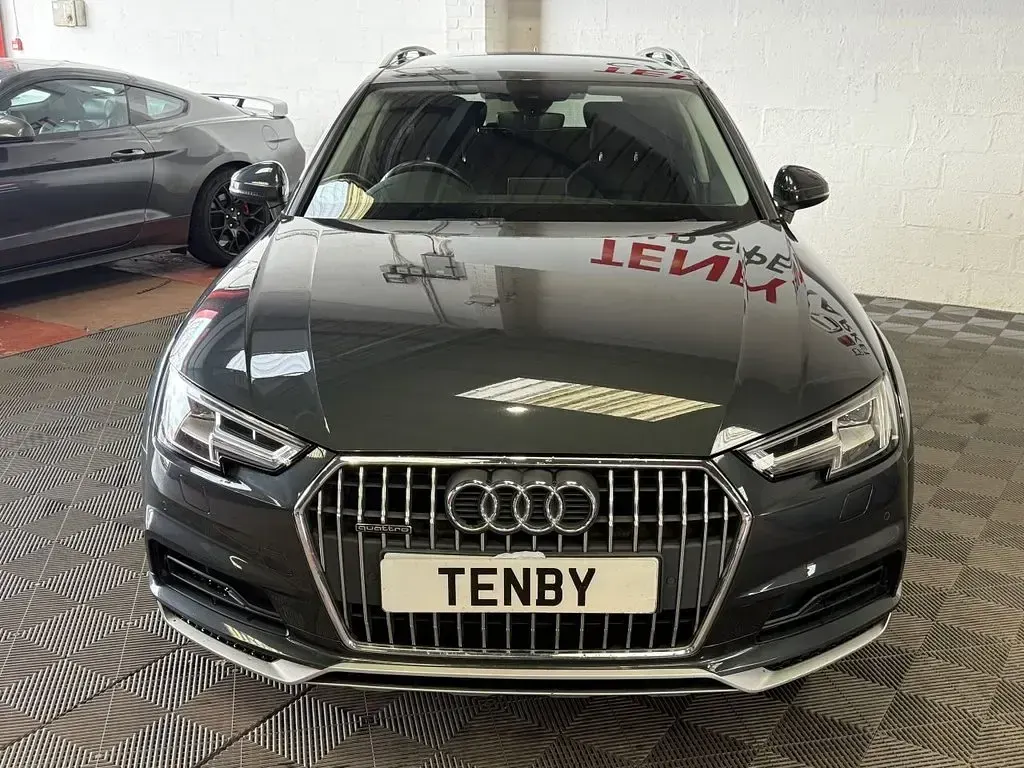Używany Audi A4 Allroad Sport 190 KM (139 kW) 2017 Szary Kombi