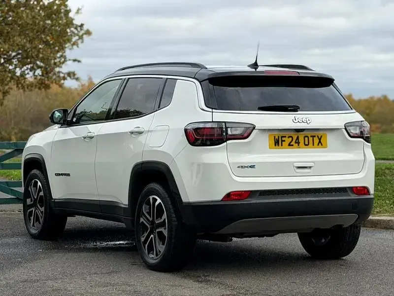 Begagnad Jeep Compass Limited 241 HK (177 kW) 2023 Vit SUV