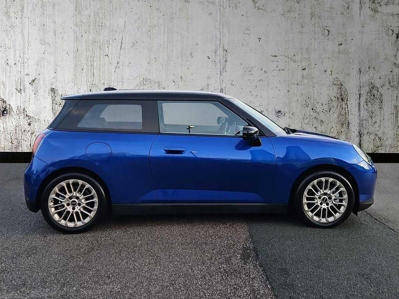 Used Mini Cooper Hatch 135 kW (184 HP) 2024 Blue Hatchback