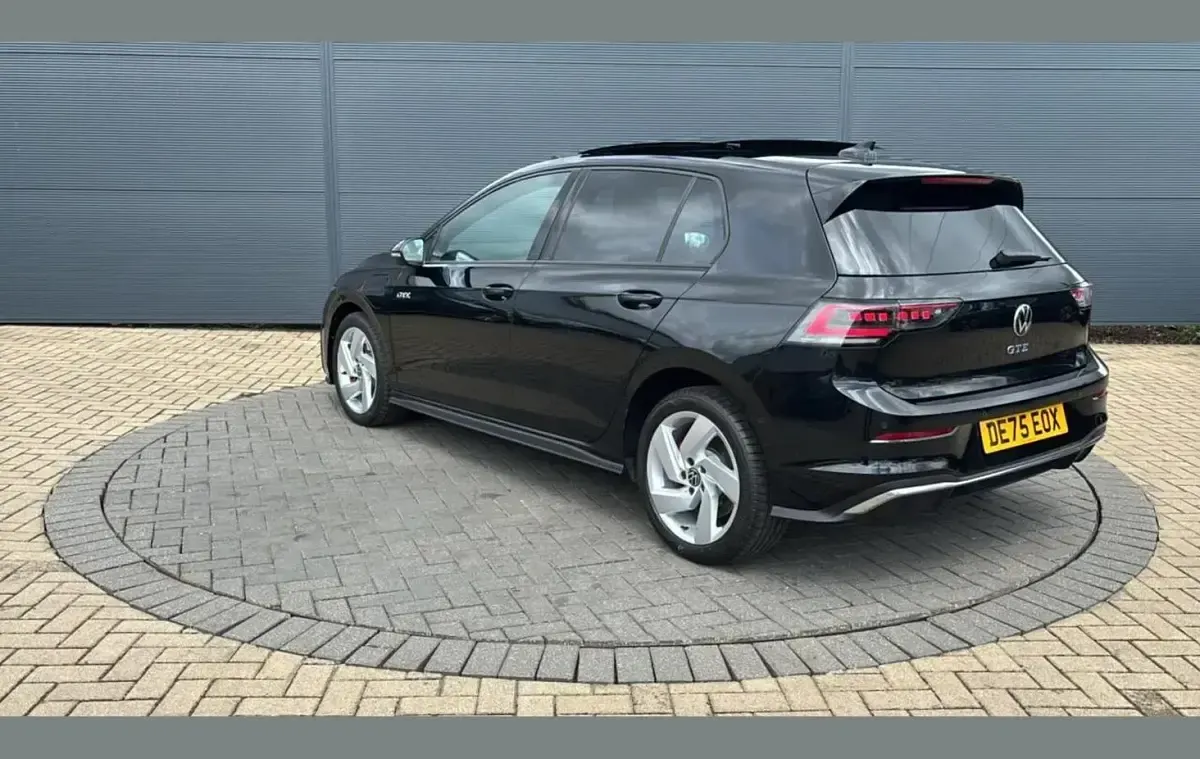 Used VW Golf VIII GTE 272 HP (200 kW) 2025 Black Hatchback
