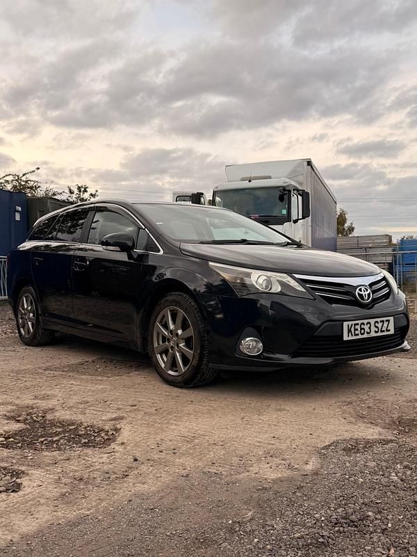 Black Used 2014 Toyota Avensis Estate | £6,150 (Super price) - Image 1/4
