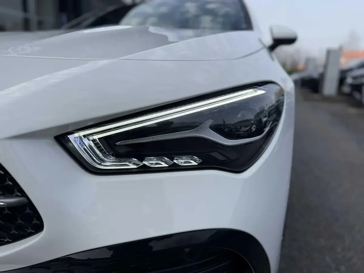 Usado Mercedes CLA180 Executive 136 HP (100 kW) 2024 Branco Sedan