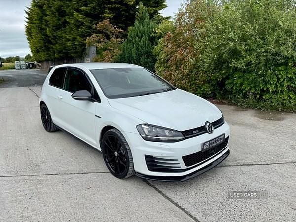 White Used 2016 VW Golf VII GTD Hatchback | £8,495 (Fair price) - Image 1/4