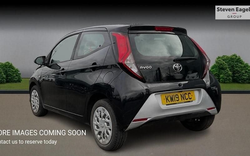 Used Toyota Aygo X-play 72 HP (52 kW) 2020 Hatchback