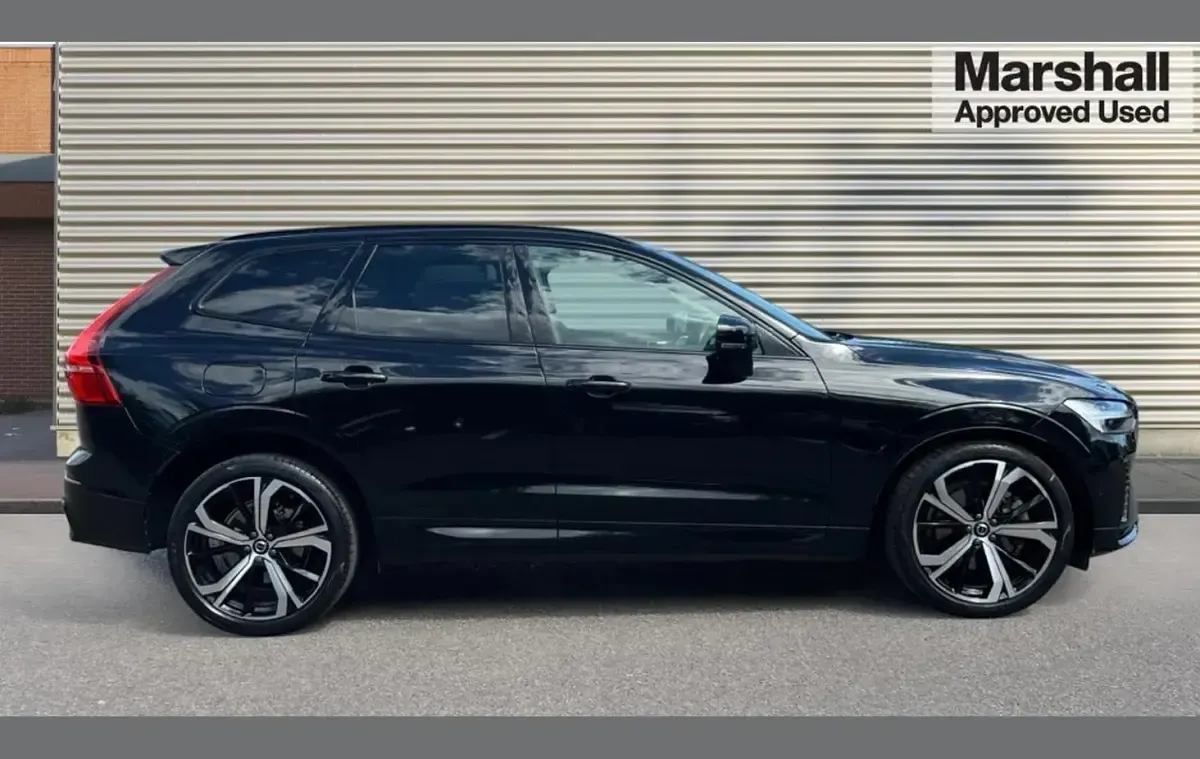 Used Volvo XC60 Ultimate 455 HP (334 kW) 2023 Black SUV