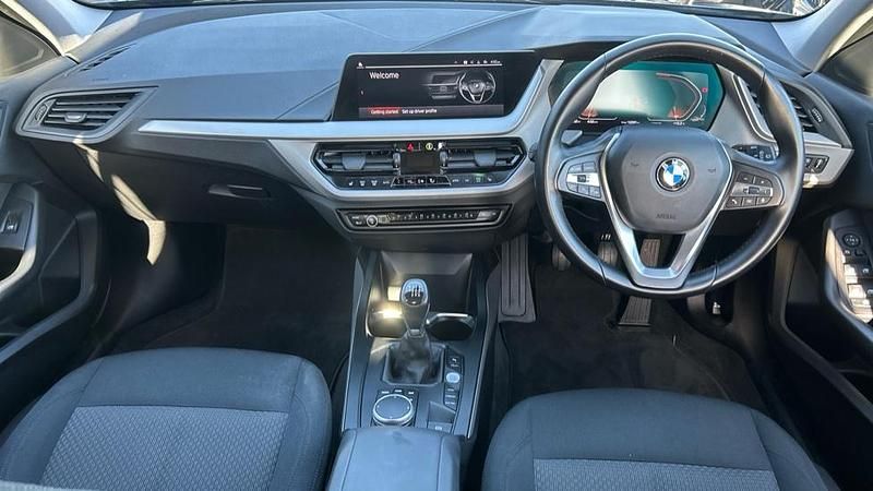 Used BMW 118 Comfort Edition 134 HP (98 kW) 2022 Blue Hatchback