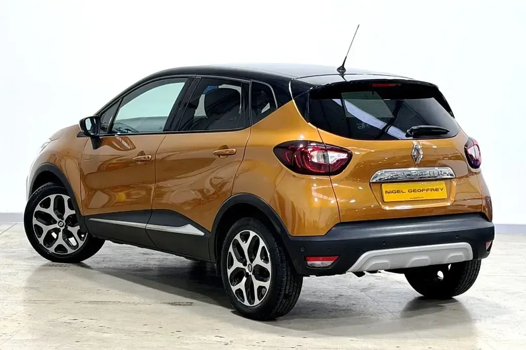 Used Renault Captur GT-Line 90 HP (66 kW) 2019 Orange/black SUV