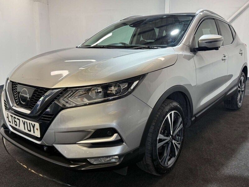 Silver Used 2017 Nissan Qashqai N-Connecta SUV | £8,990 (Fair price) - Image 1/4