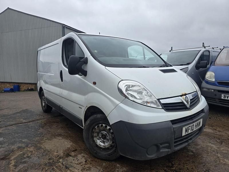 Second-hand Vauxhall Vivaro 90 CP (66 kW) 2010 Alb Monovolum