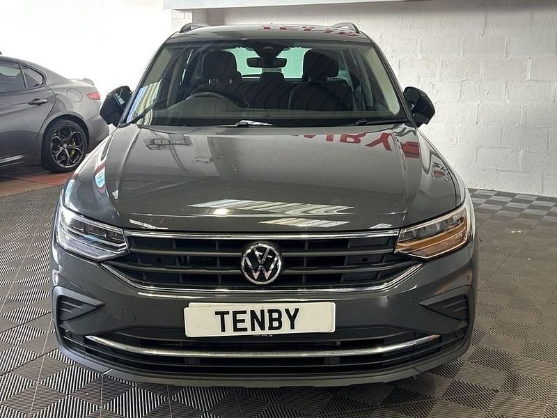Used VW Tiguan Active 150 HP (110 kW) 2022 Grey SUV