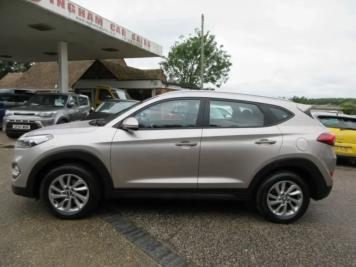Used Hyundai Tucson SE 116 HP (85 kW) 2015 Beige SUV