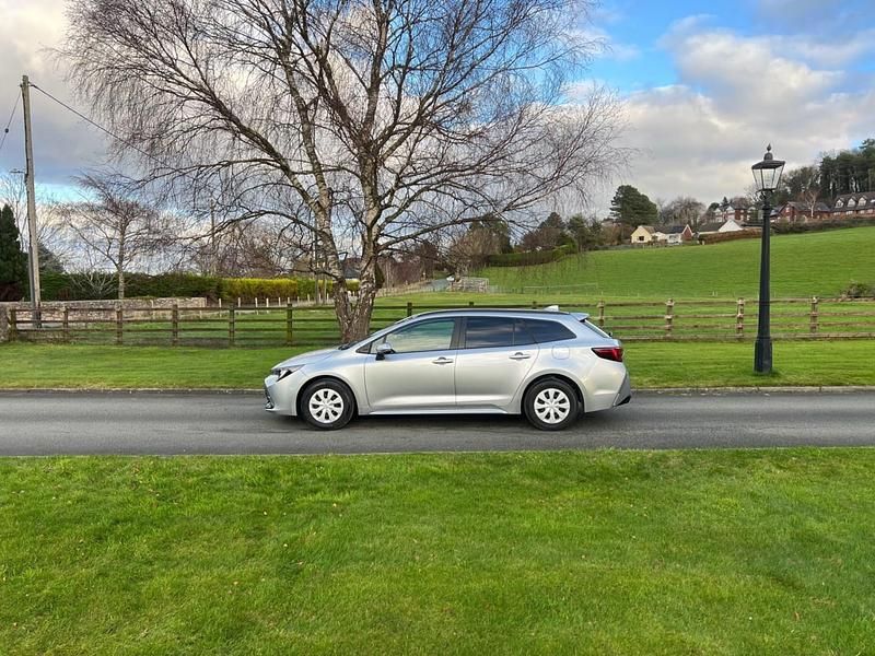 Used Toyota Corolla 140 HP (102 kW) 2024 Silver