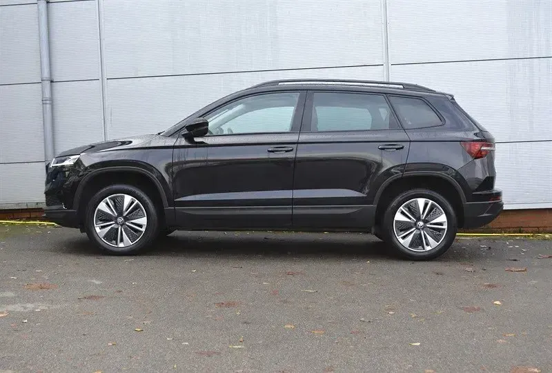 Second-hand Skoda Karoq SE Drive 110 CP (80 kW) 2024 Negru SUV