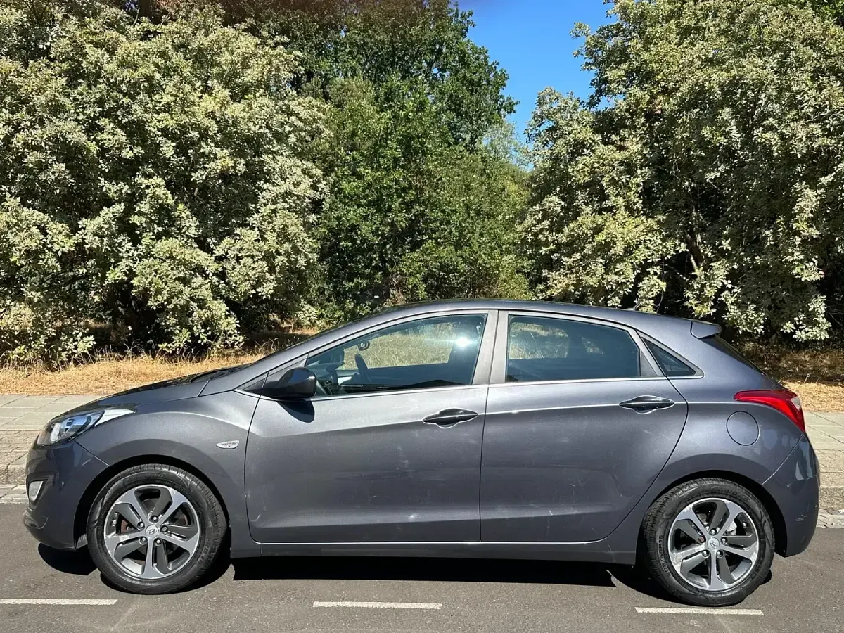 Used Hyundai i30 SE 118 HP (86 kW) 2015 Grey Hatchback