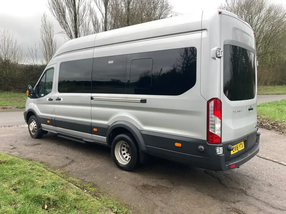 Usado Ford Transit Trend 125 HP (91 kW) 2018 Prateado